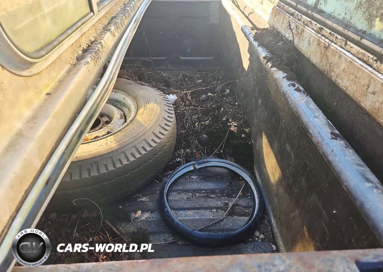 1985 Chevrolet C20 VIN:2GCGC24J4F1132518 - 10