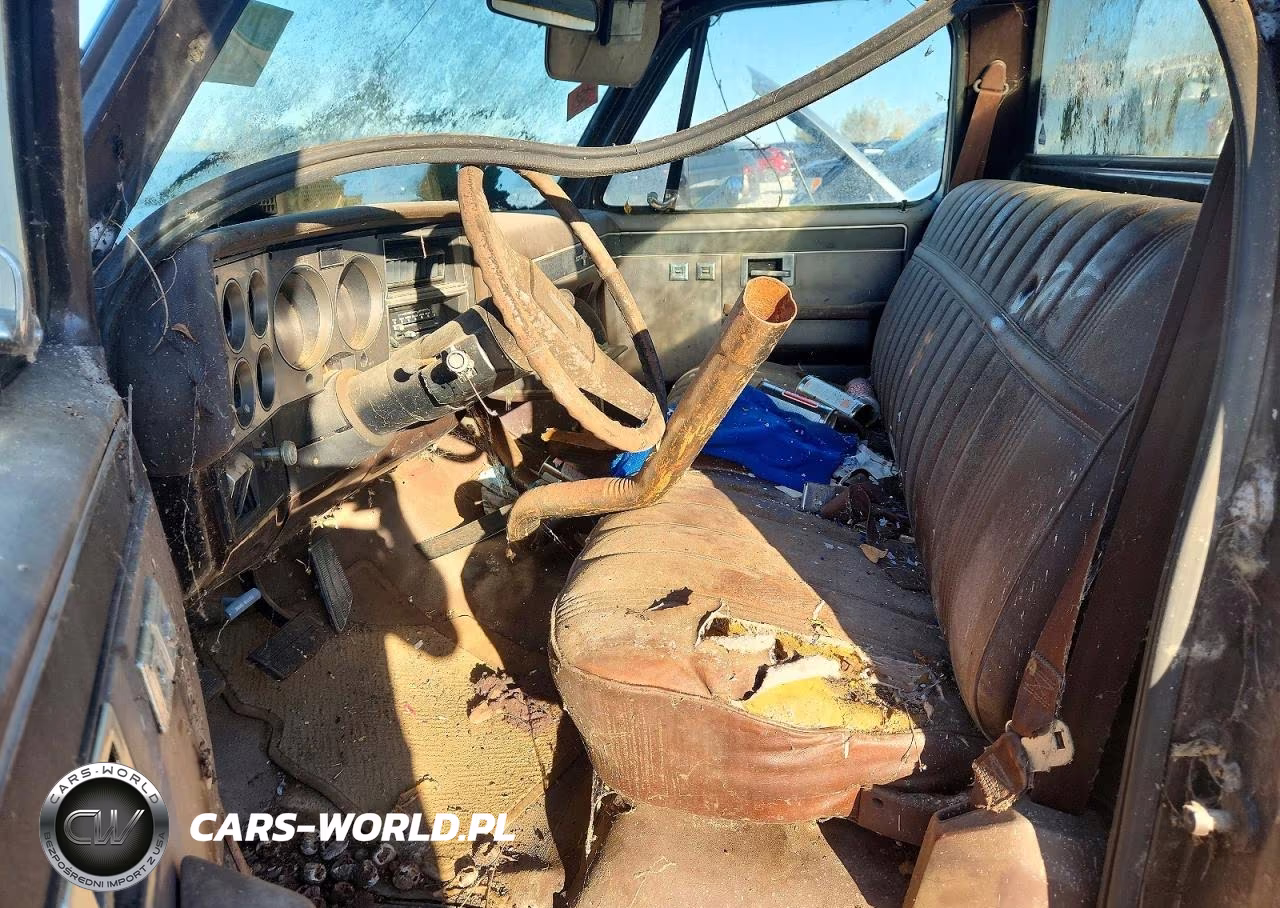 1985 Chevrolet C20 VIN:2GCGC24J4F1132518 - 7