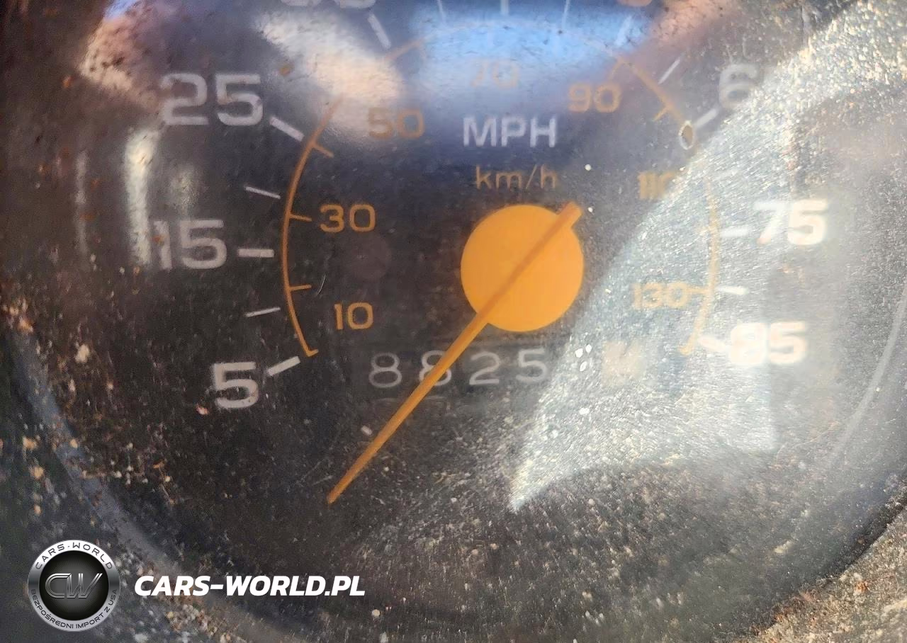 1985 Chevrolet C20 VIN:2GCGC24J4F1132518 - 9