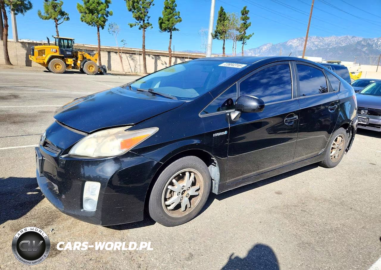 2011 Toyota Prius Two VIN:JTDKN3DU0B0251323 - 1