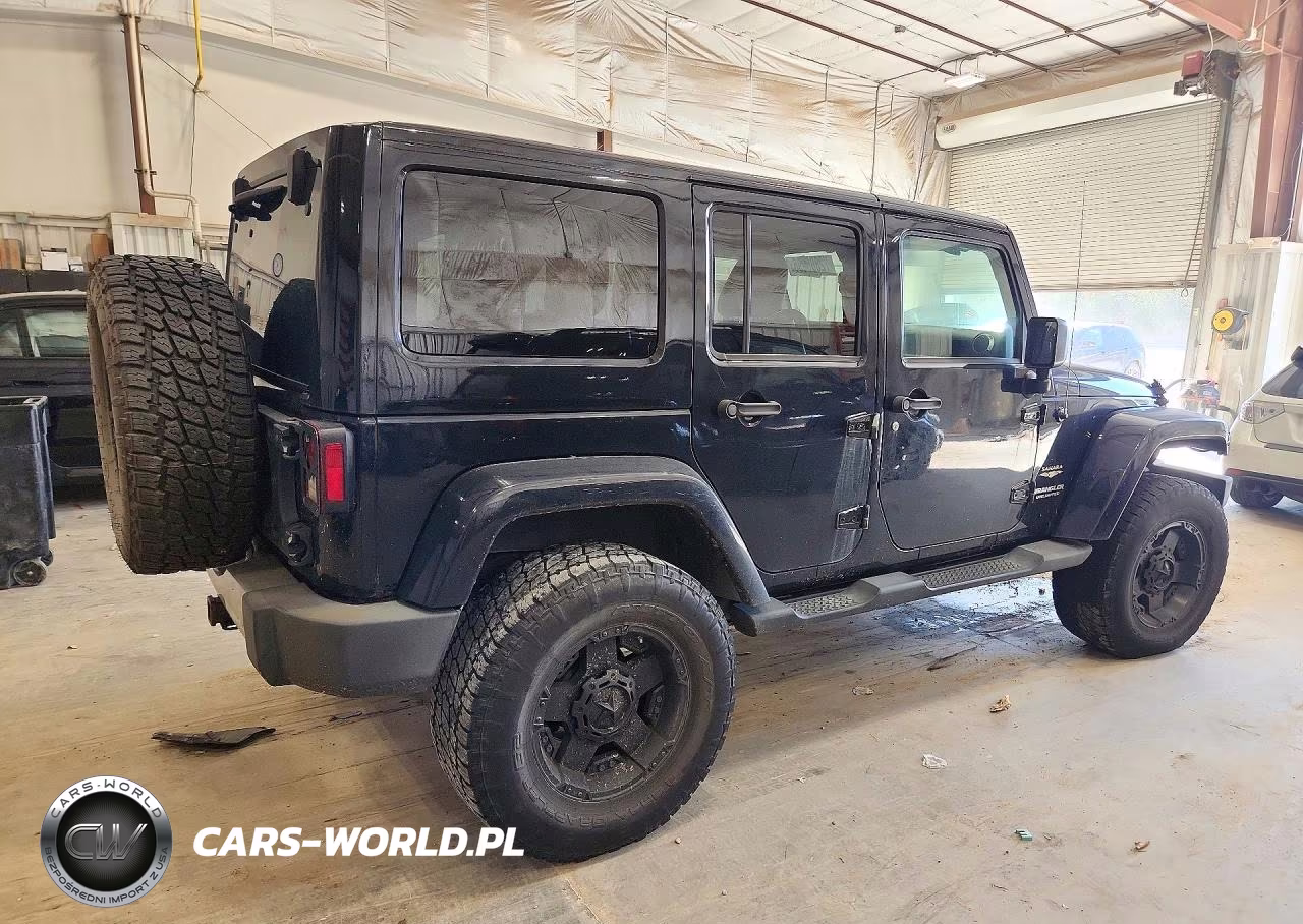 2012 Jeep Wrangler Unlimited Sahara VIN:1C4HJWEG4CL240891 - 3