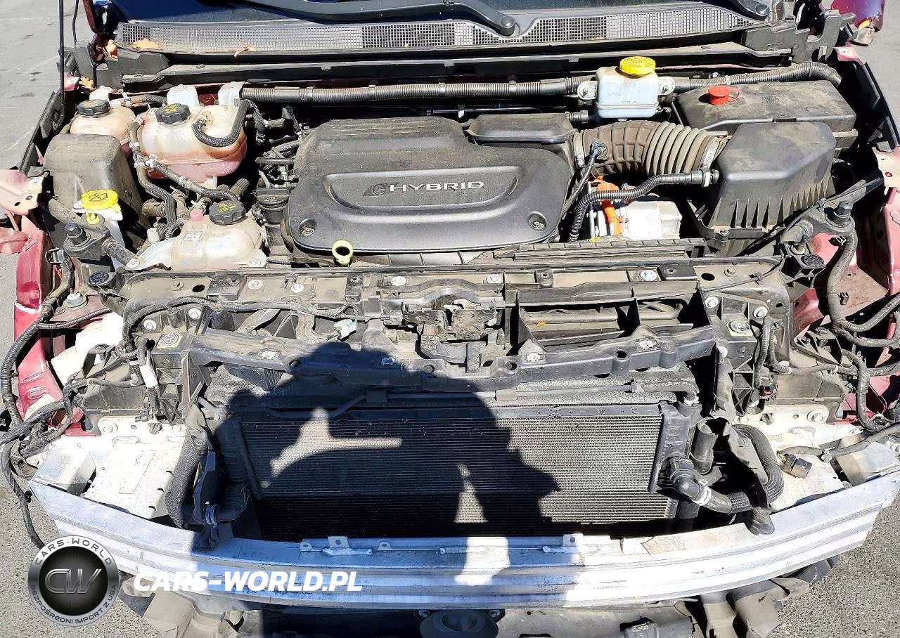 2018 Chrysler Pacifica Hybrid Limited VIN:2C4RC1N71JR230129 - 12