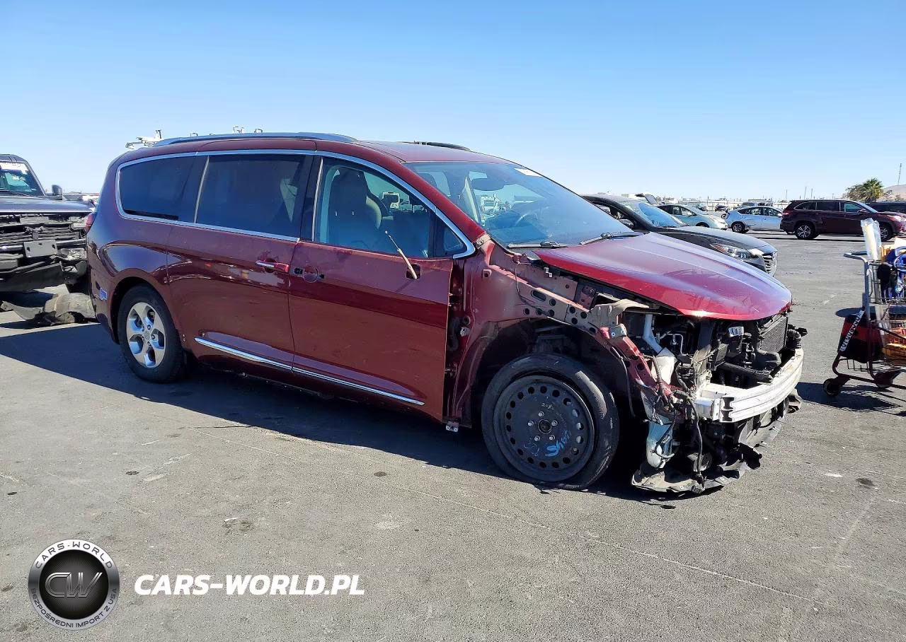 2018 Chrysler Pacifica Hybrid Limited VIN:2C4RC1N71JR230129 - 4