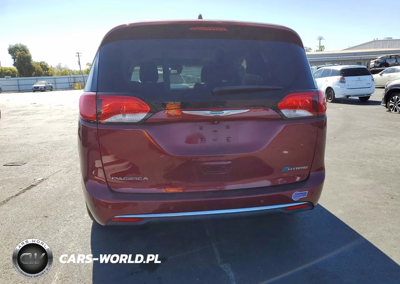 2018 Chrysler Pacifica Hybrid Limited VIN:2C4RC1N71JR230129 - 6