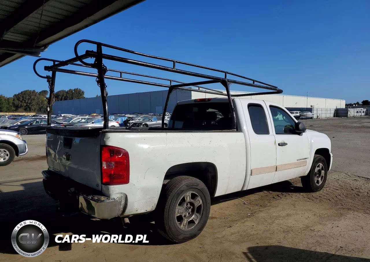 2008 Chevrolet Silverado C1500 VIN:1GCEC19J58Z135951 - 3
