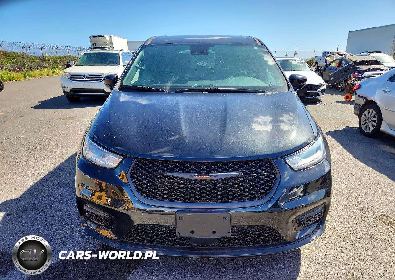 2022 Chrysler Pacifica Hybrid Touring L VIN:2C4RC1L7XNR214231 - 5