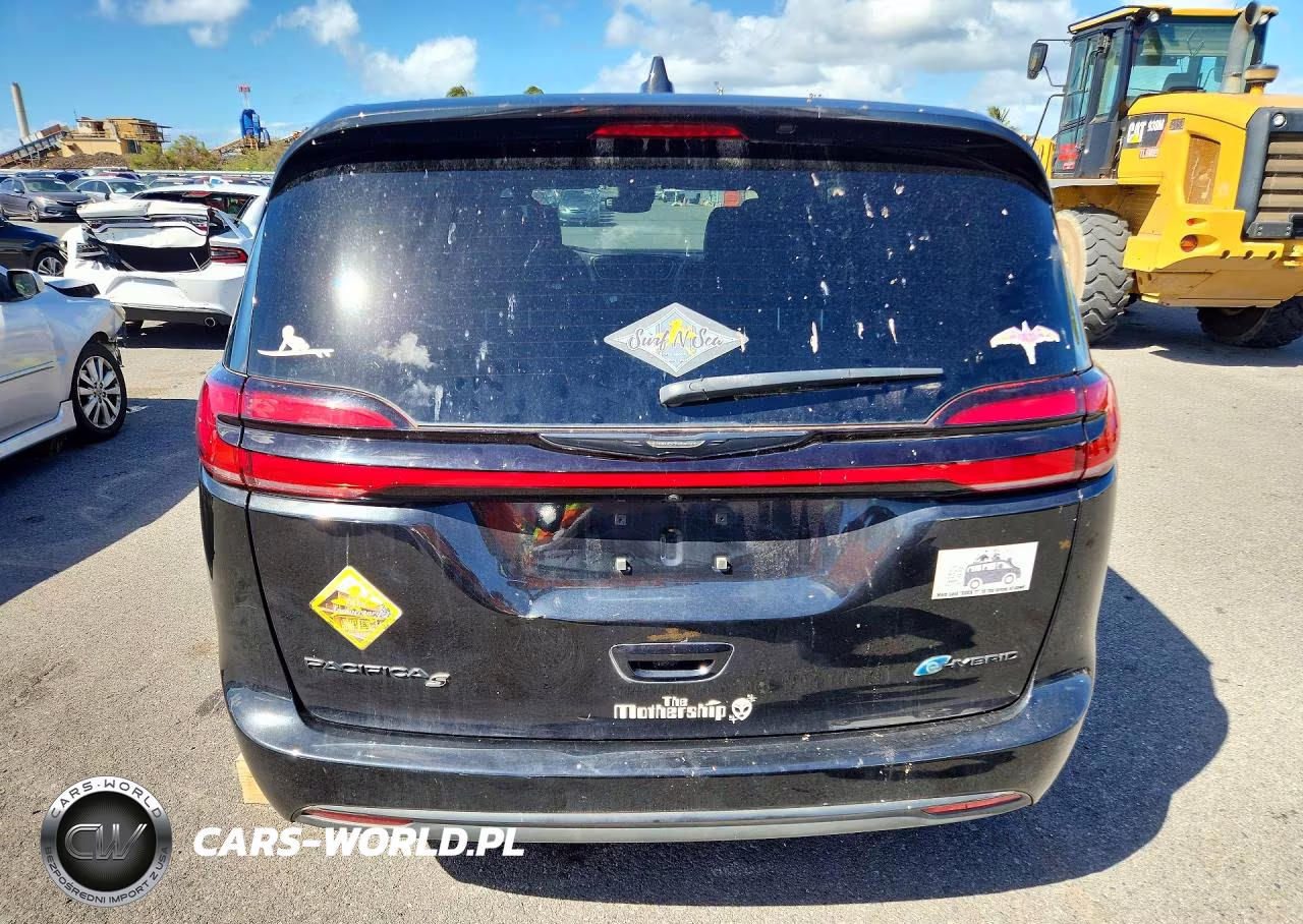 2022 Chrysler Pacifica Hybrid Touring L VIN:2C4RC1L7XNR214231 - 6