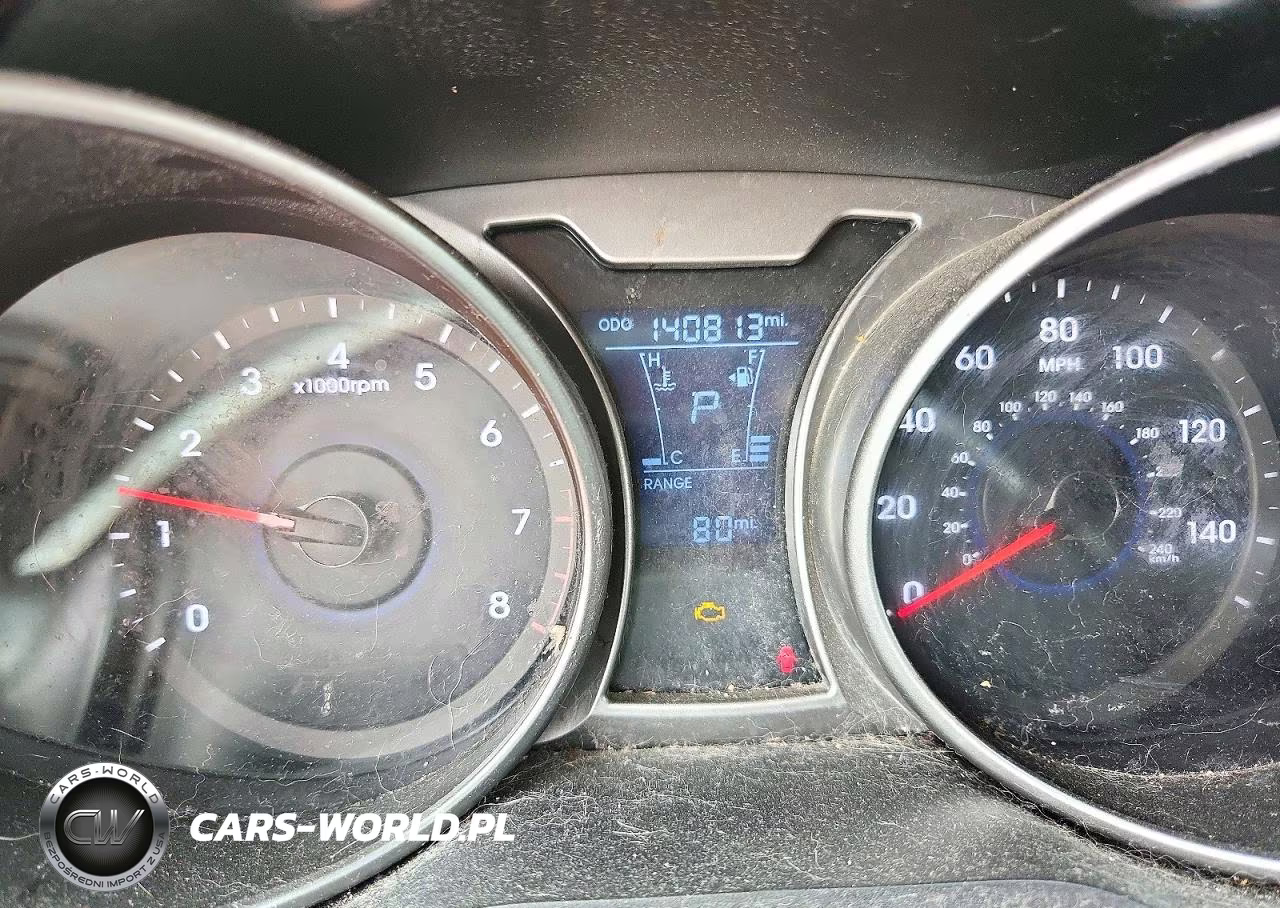 2013 Hyundai Veloster Base VIN:KMHTC6AD7DU175400 - 9