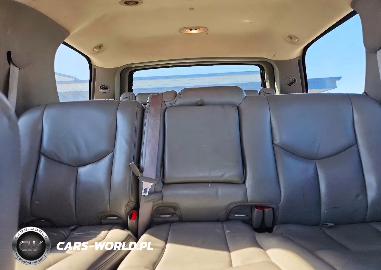 2005 Chevrolet Tahoe VIN:1GNEK13T05J146841 - 10