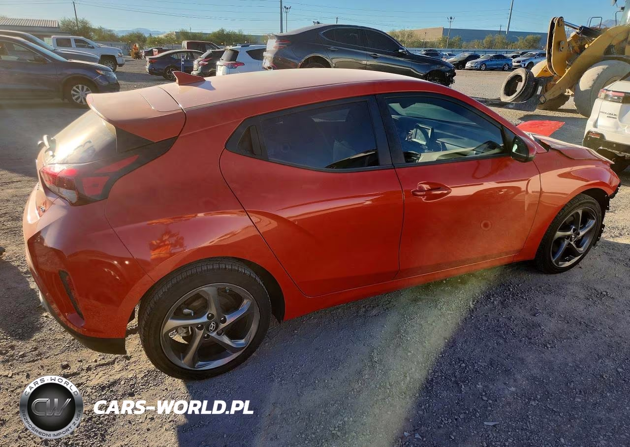 2020 Hyundai Veloster 2.0L VIN:KMHTG6AF3LU027524 - 3