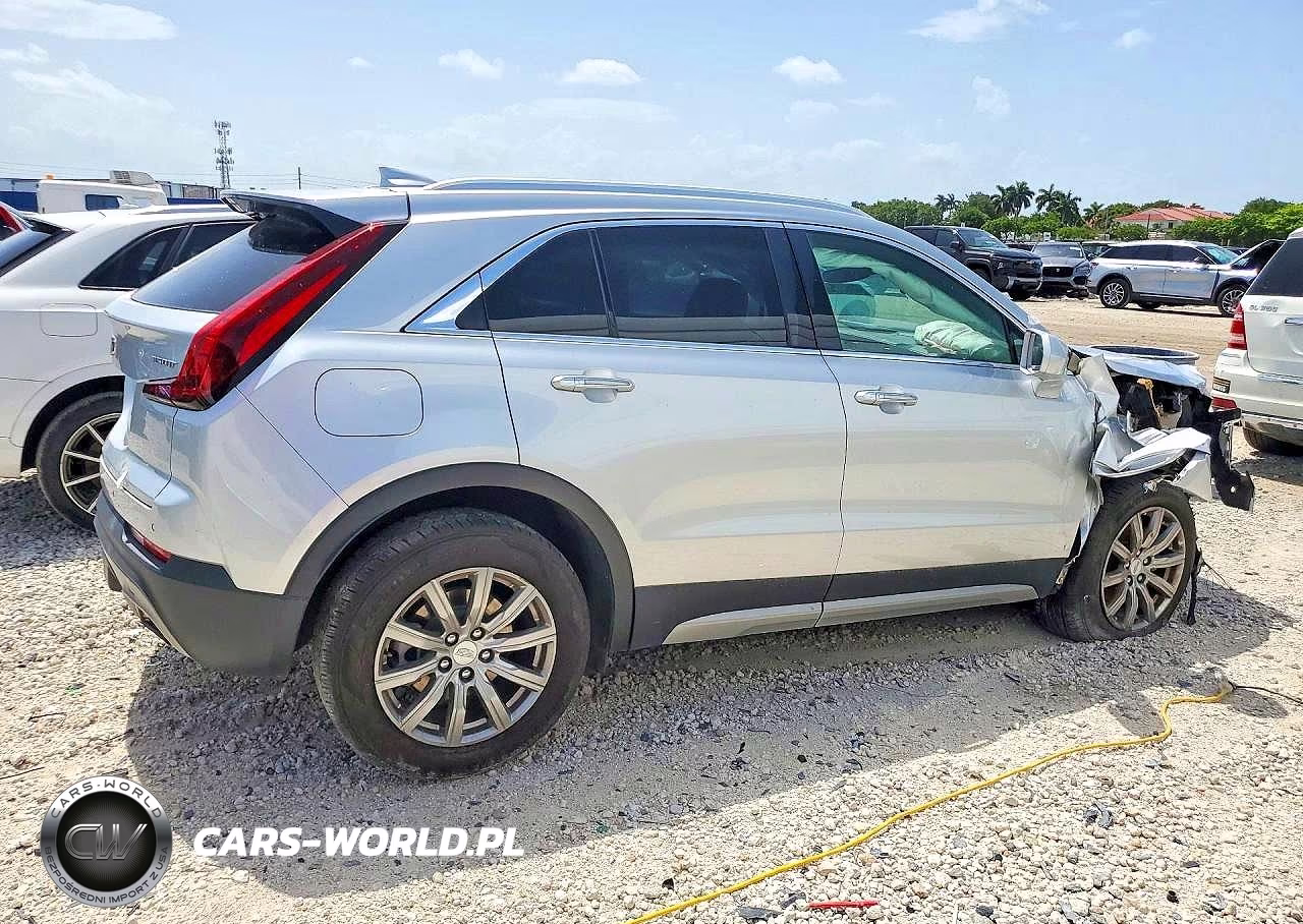2020 Cadillac Xt4 Premium Luxury VIN:1GYFZCR47LF057069 - 3