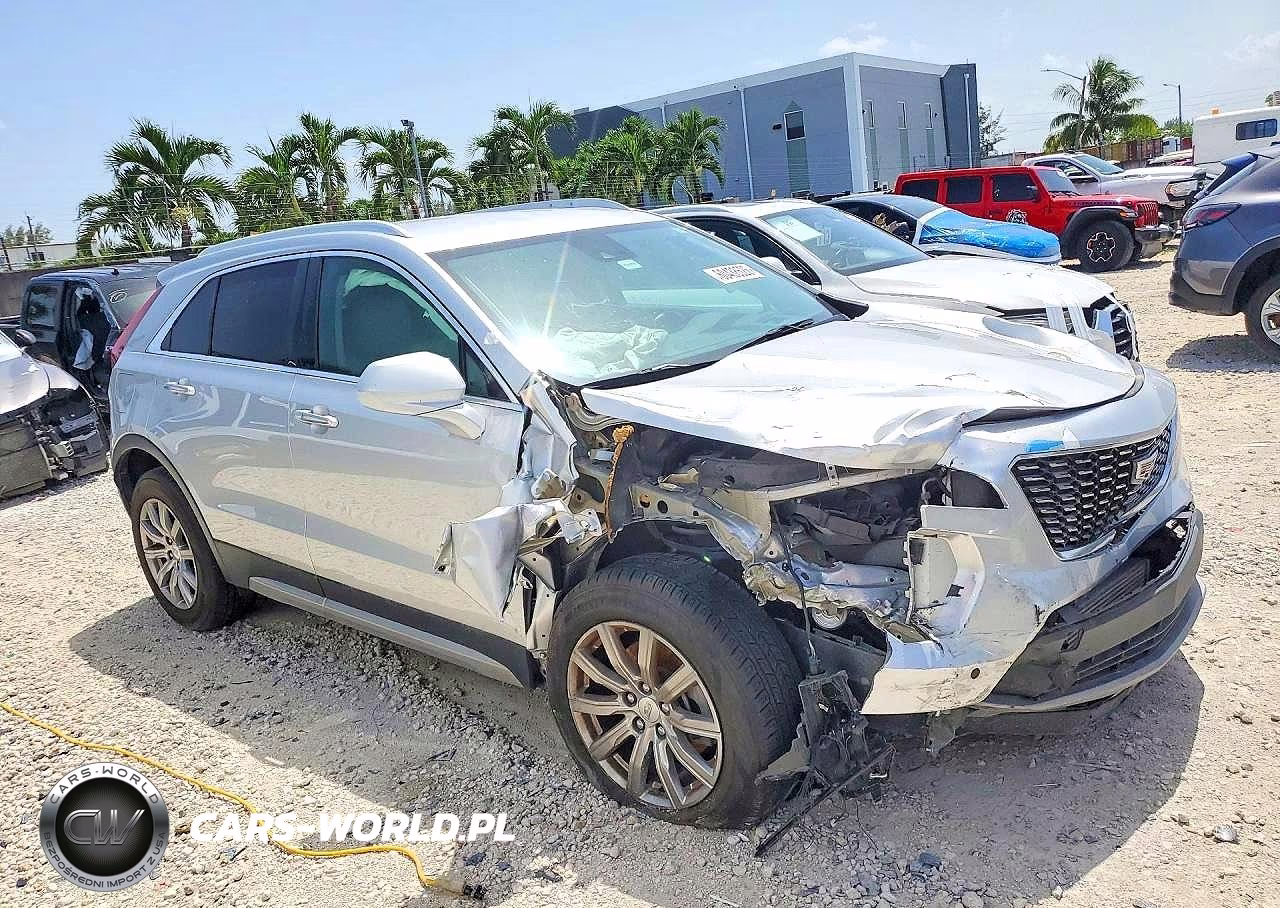 2020 Cadillac Xt4 Premium Luxury VIN:1GYFZCR47LF057069 - 4