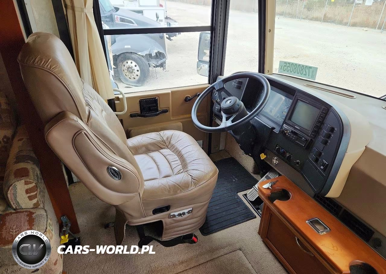 1999 Winnebago Cheiftain Recreational Vehicle VIN:4UZHXFBC7XCB57699 - 5