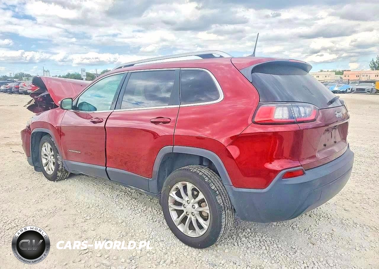2019 Jeep Cherokee Latitude VIN:1C4PJLCBXKD160358 - 2
