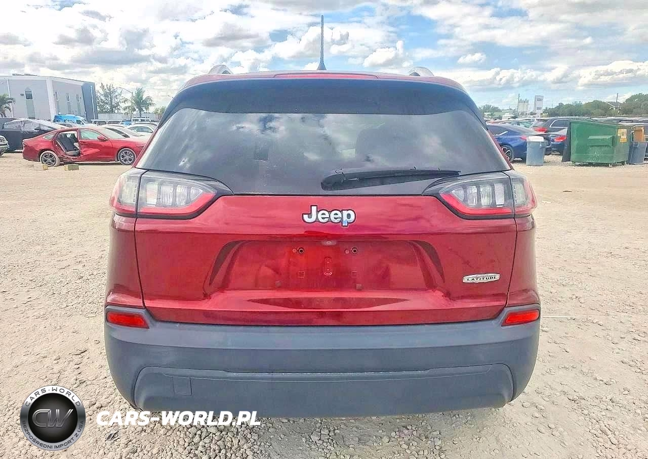 2019 Jeep Cherokee Latitude VIN:1C4PJLCBXKD160358 - 6