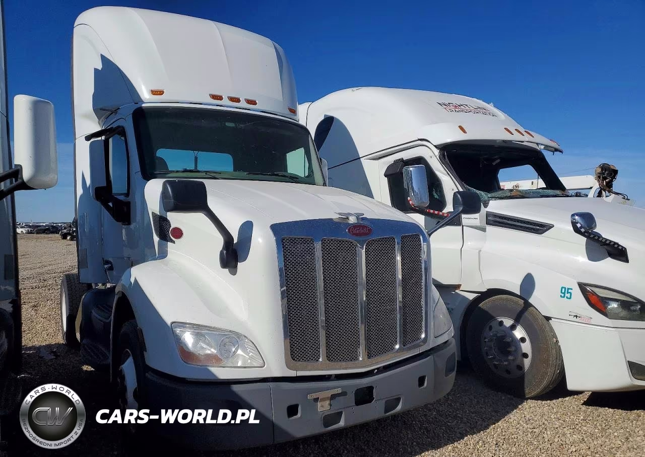 2018 Peterbilt 579 Semi Truck