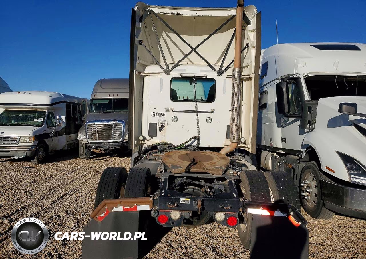 2018 Peterbilt 579 Semi Truck VIN:1XPBA48X1JD478032 - 9