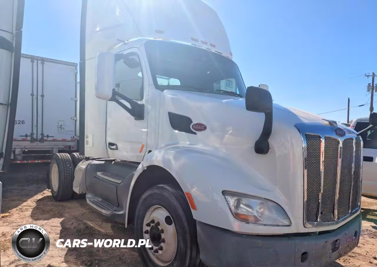 2017 Peterbilt 579 Semi Truck