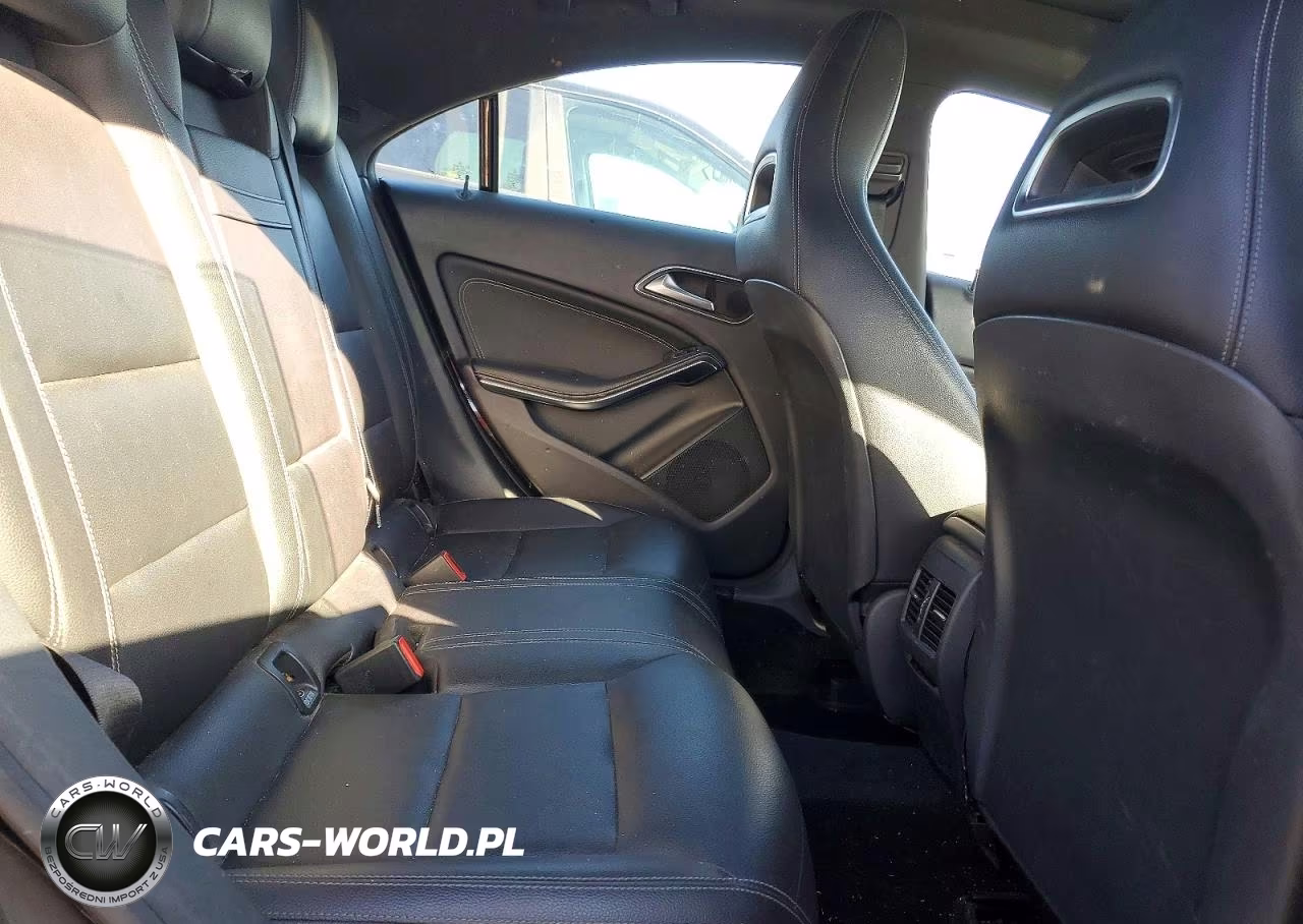 2018 Mercedes-Benz Cla 250 VIN:WDDSJ4EB4JN521305 - 10