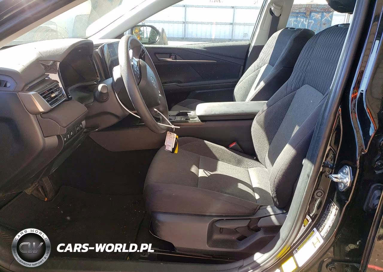 2026 Toyota Camry Le VIN:4T1DAACK4TU252019 - 7