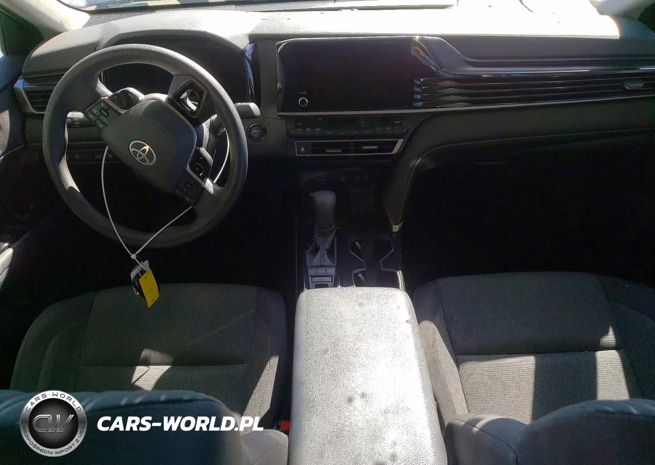 2026 Toyota Camry Le VIN:4T1DAACK4TU252019 - 8