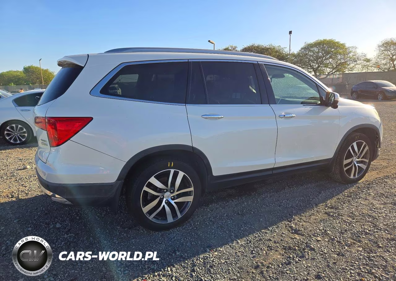 2016 Honda Pilot Touring VIN:5FNYF6H99GB098965 - 3