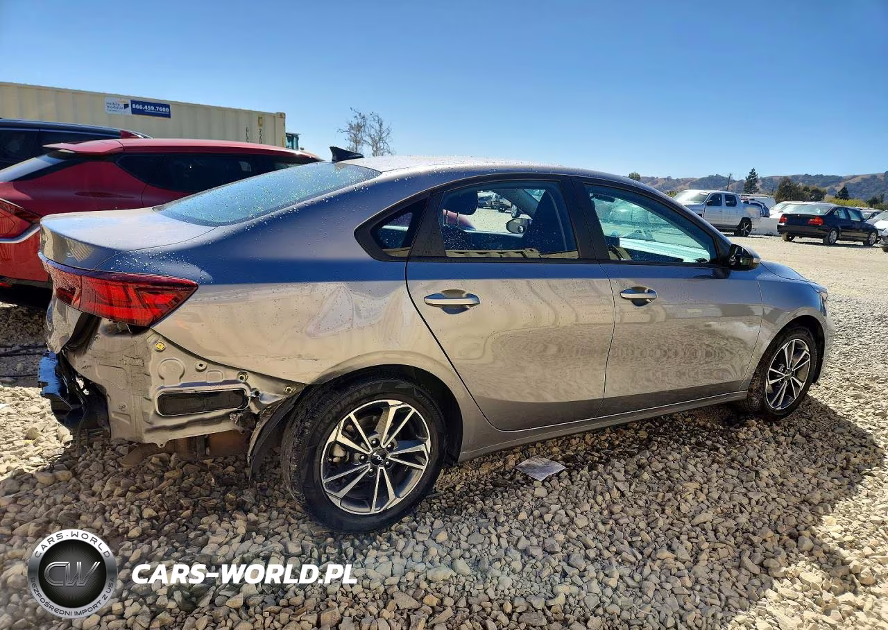 2023 Kia Forte Lxs VIN:3KPF24AD7PE629723 - 3