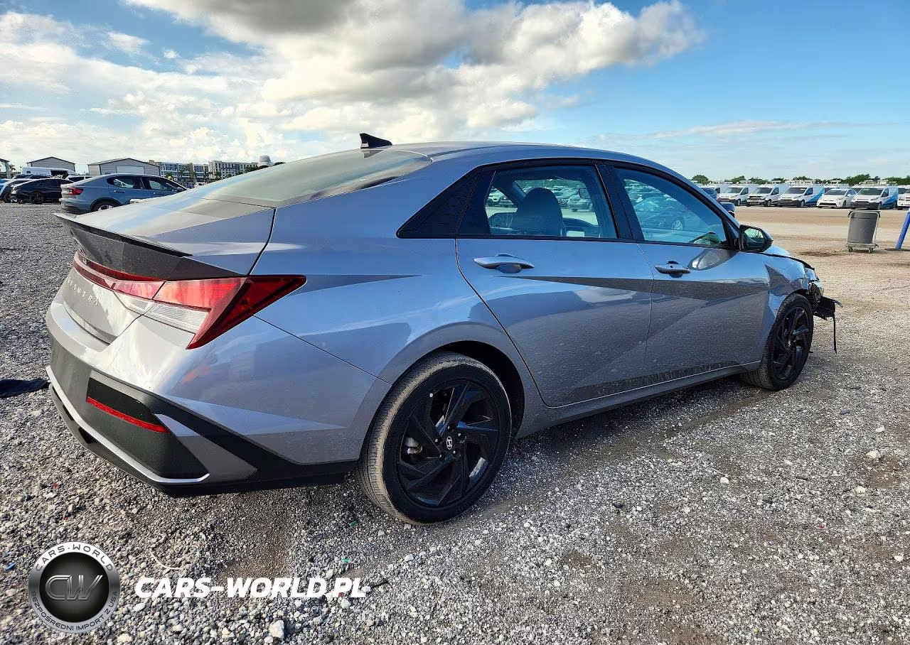 2026 Hyundai Elantra Sel Sport VIN:KMHLM4DG2TU134064 - 3