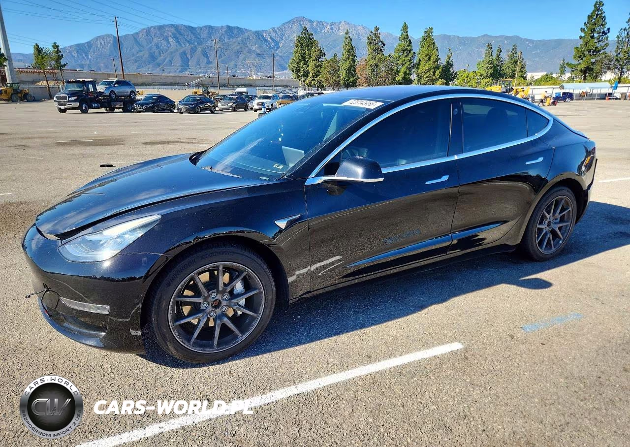 2018 Tesla Model 3 – zdjęcie 1 z 12