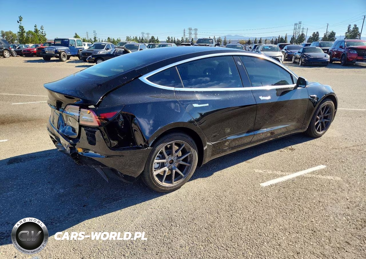 2018 Tesla Model 3 VIN:5YJ3E1EB2JF179837 - 3