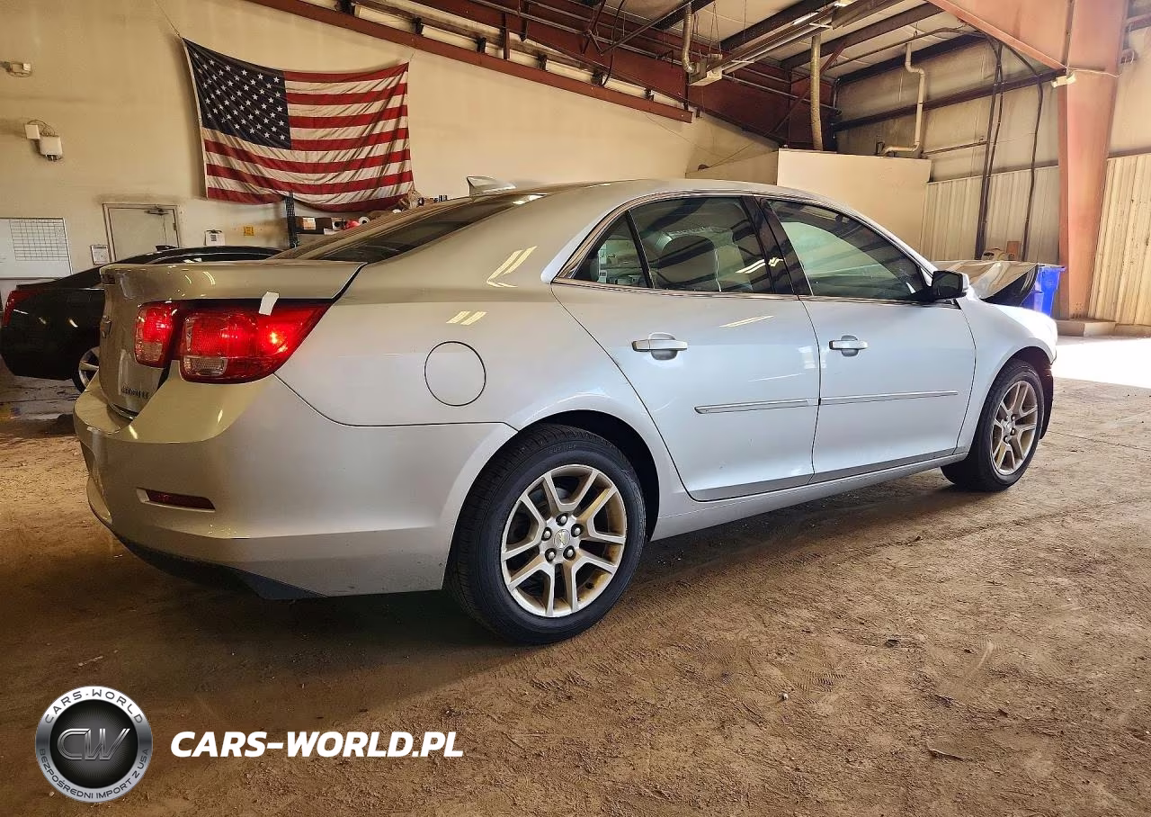 2015 Chevrolet Malibu 1Lt VIN:1G11C5SL3FU118599 - 3