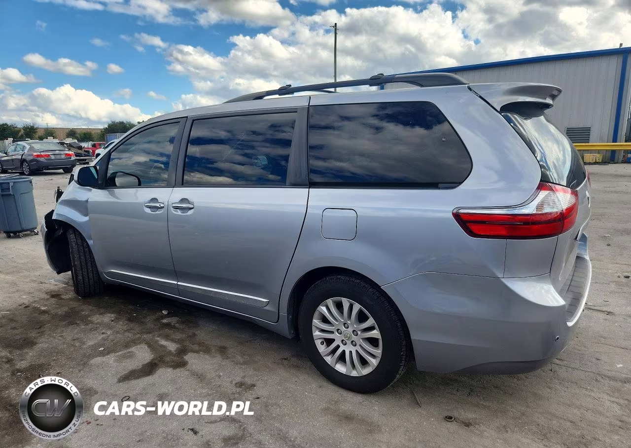 2017 Toyota Sienna Xle 8-Passenger VIN:5TDYZ3DC2HS883672 - 2