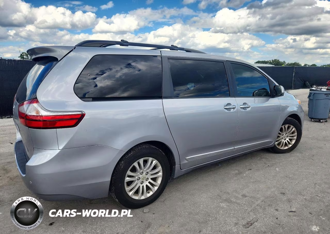 2017 Toyota Sienna Xle 8-Passenger VIN:5TDYZ3DC2HS883672 - 3