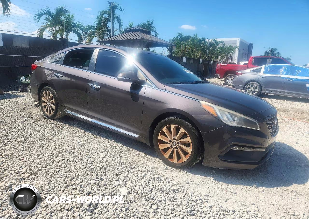 2016 Hyundai Sonata Sport VIN:5NPE34AF7GH379812 - 4