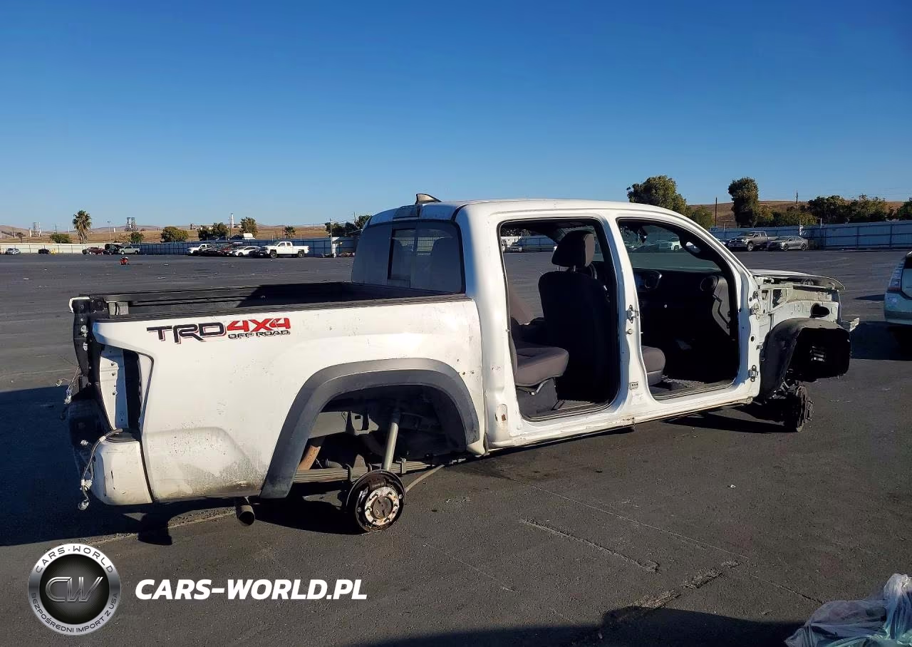 2018 Toyota Tacoma Trd Off-Road VIN:3TMCZ5AN4JM180771 - 3