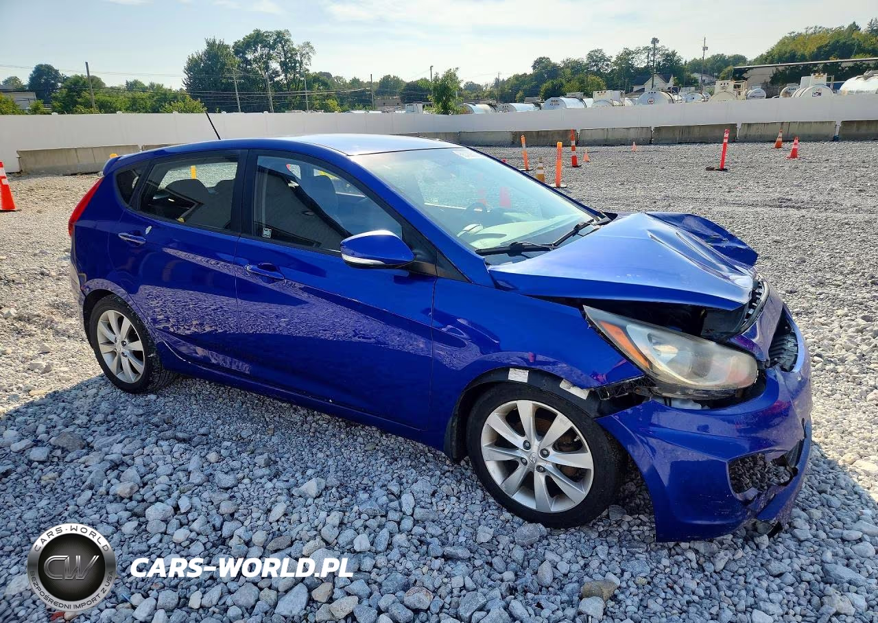 2013 Hyundai Accent Se VIN:KMHCU5AE1DU061974 - 4