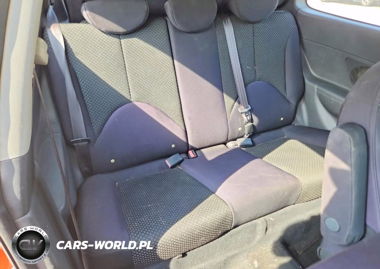 2010 Hyundai Accent Gs VIN:KMHCM3AC7AU152469 - 10
