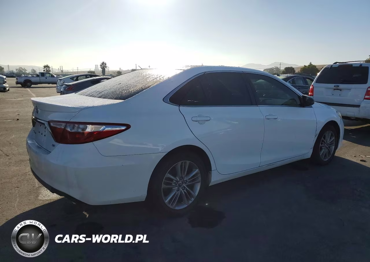 2016 Toyota Camry Se VIN:4T1BF1FK6GU500975 - 3