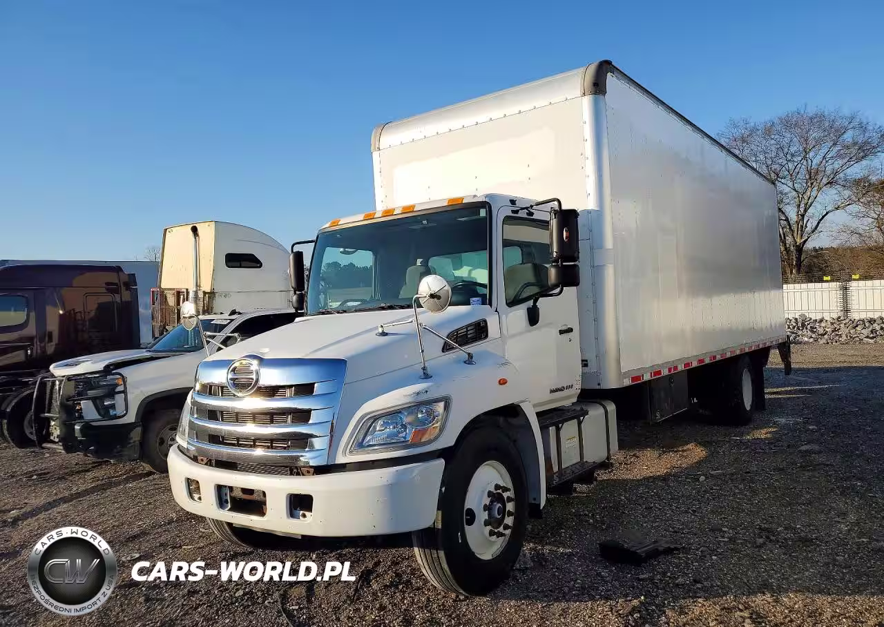 2016 Hino 338 Box Truck