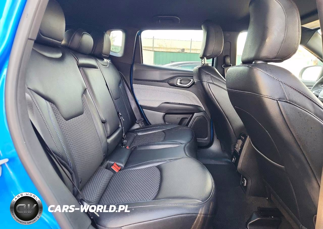 2025 Jeep Compass Latitude VIN:3C4NJDBN1ST600874 - 10