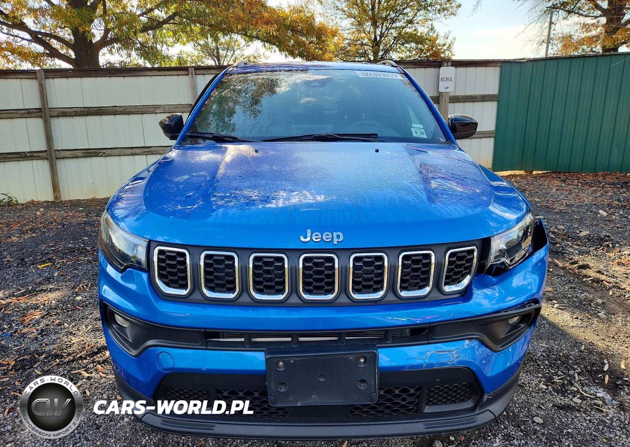 2025 Jeep Compass Latitude VIN:3C4NJDBN1ST600874 - 5