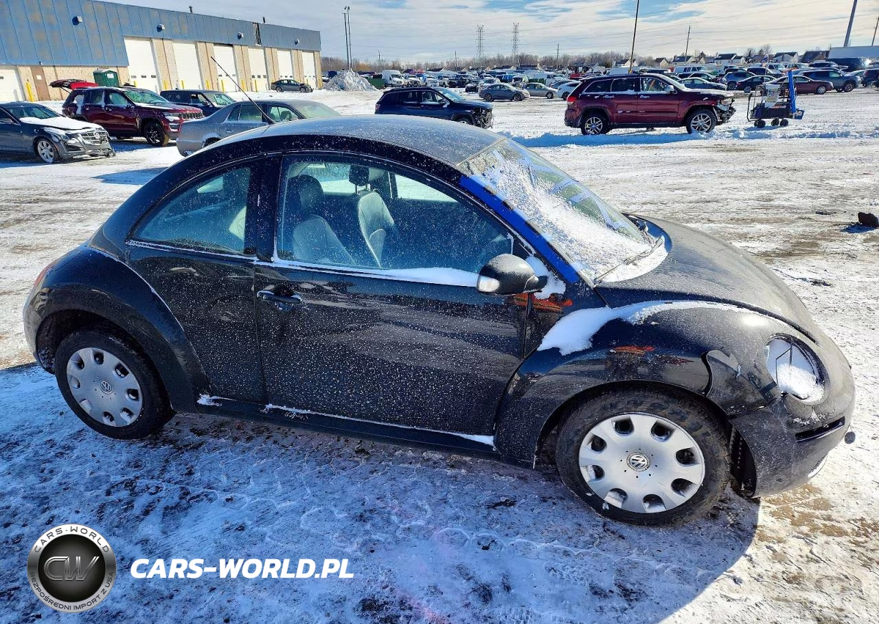 2010 Volkswagen New Beetle VIN:3VWPG3AG3AM007558 - 4