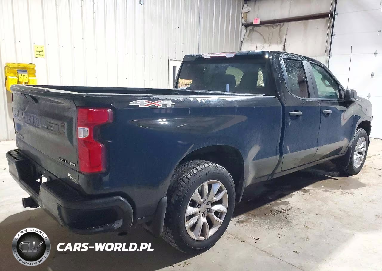 2021 Chevrolet Silverado K1500 Custom VIN:1GCRYBEK9MZ146372 - 3