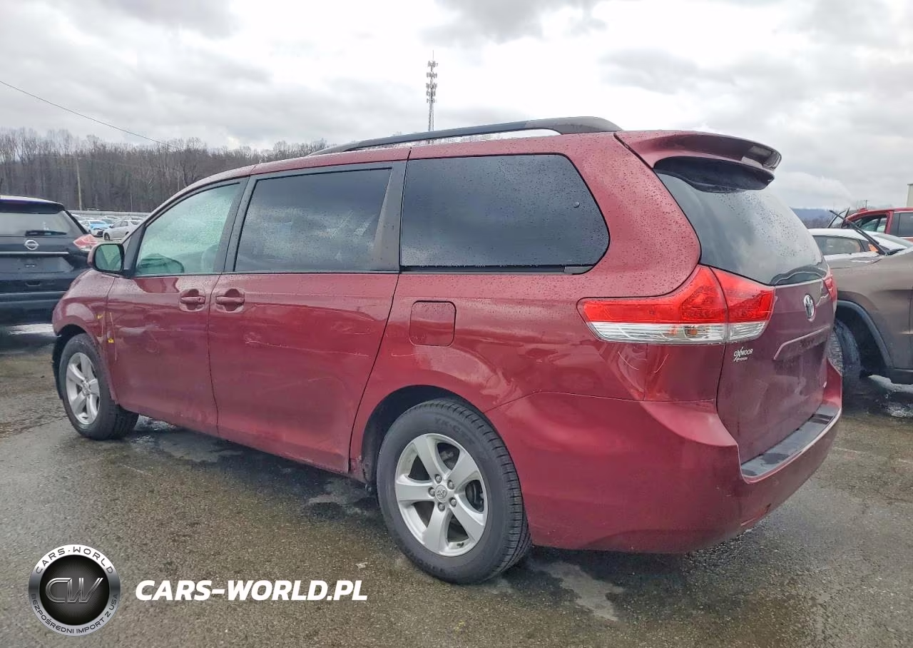 2014 Toyota Sienna Le VIN:5TDKK3DC6ES450393 - 2