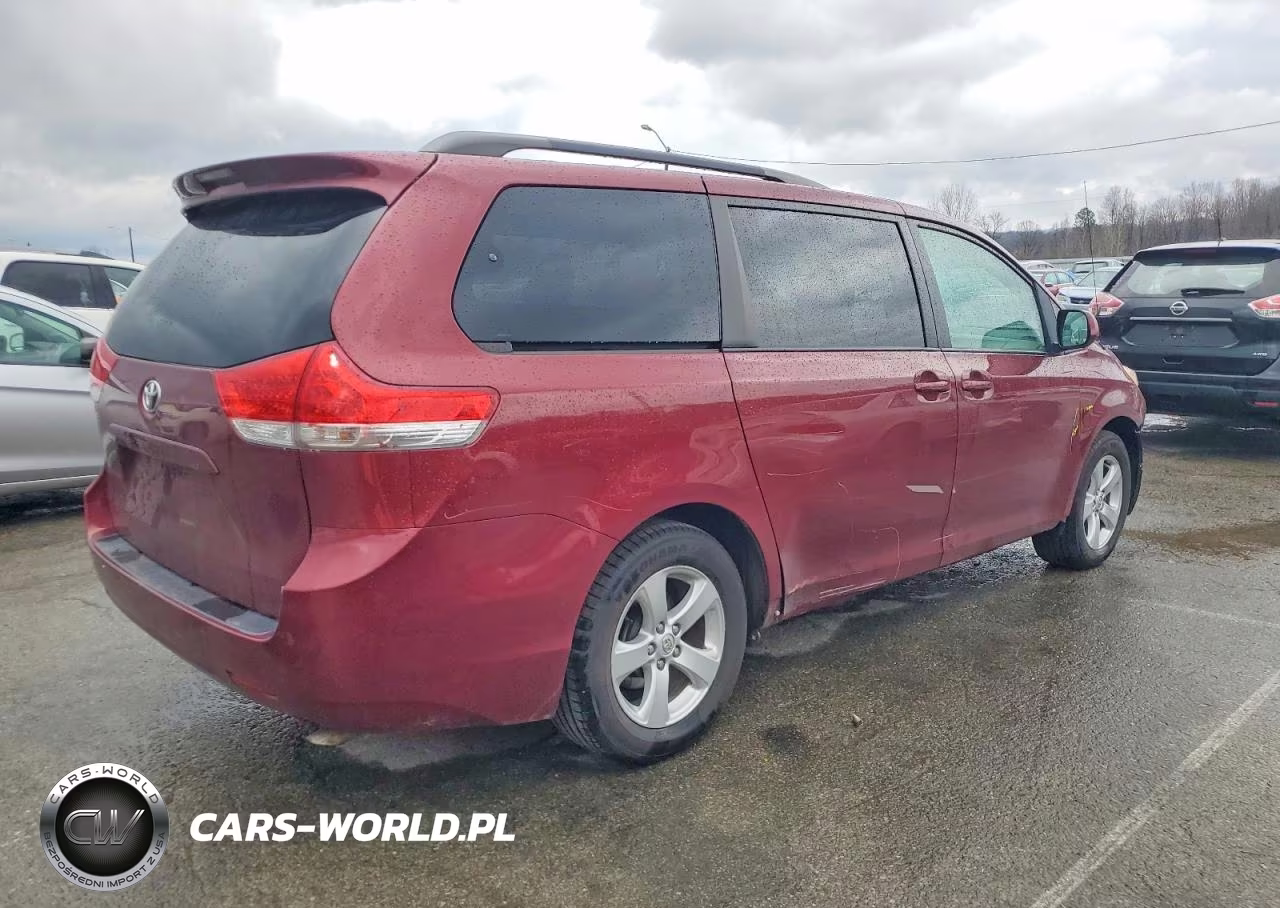 2014 Toyota Sienna Le VIN:5TDKK3DC6ES450393 - 3