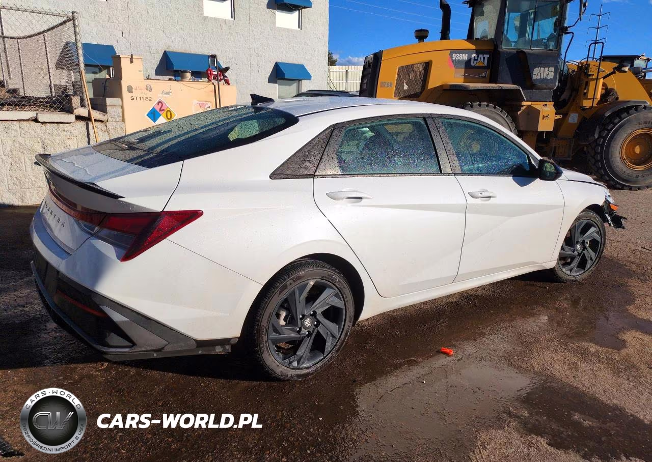 2026 Hyundai Elantra Sel Sport VIN:KMHLM4DG2TU237436 - 3
