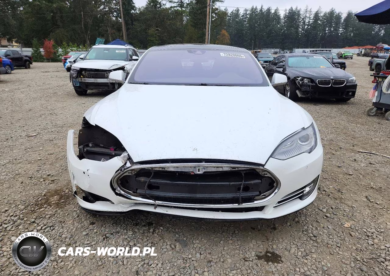 2015 Tesla Model S VIN:5YJSA1E2XFF118329 - 5