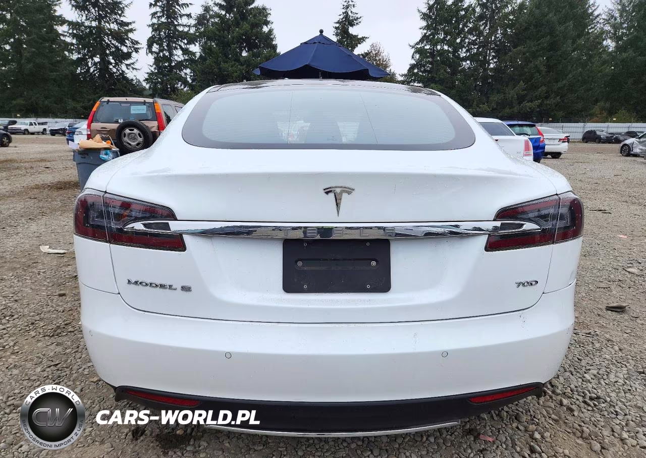2015 Tesla Model S VIN:5YJSA1E2XFF118329 - 6