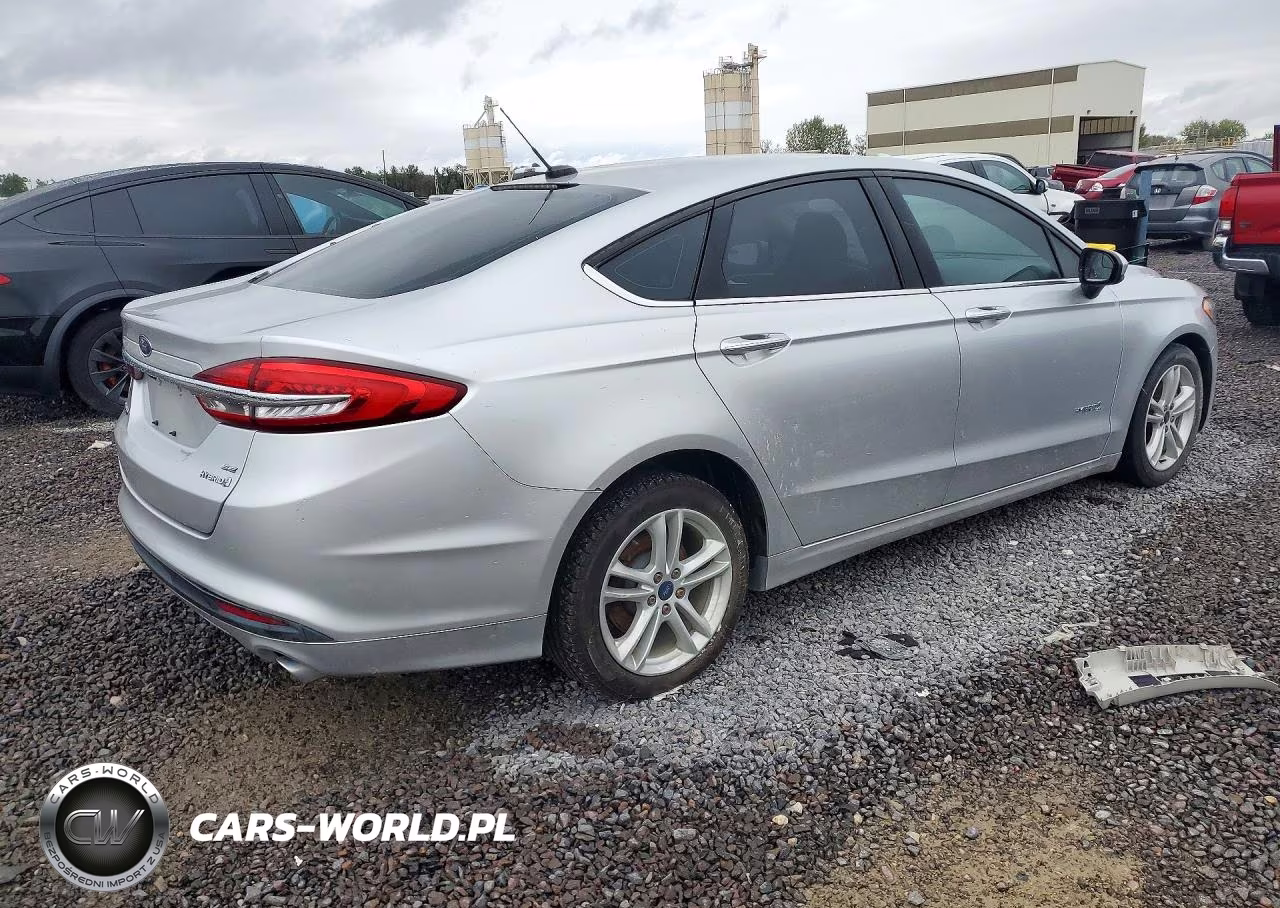 2018 Ford Fusion Se Hybrid VIN:3FA6P0LU2JR173417 - 3