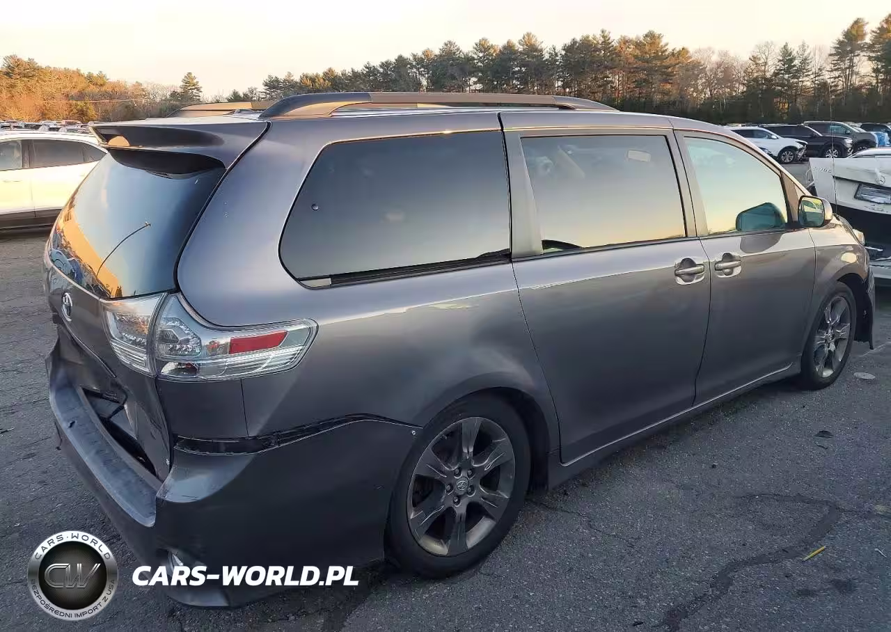 2011 Toyota Sienna Sport VIN:5TDXK3DC5BS105194 - 3
